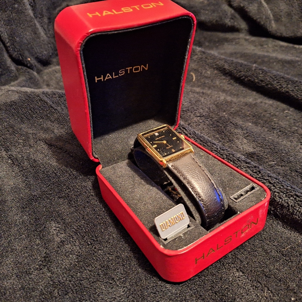 Pre-owned Vintage Halston Diamond Watch 241-8l22 Genuine Leather